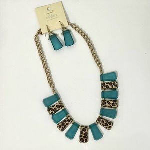 Da Vinci Necklace and Earrings set- NEW!